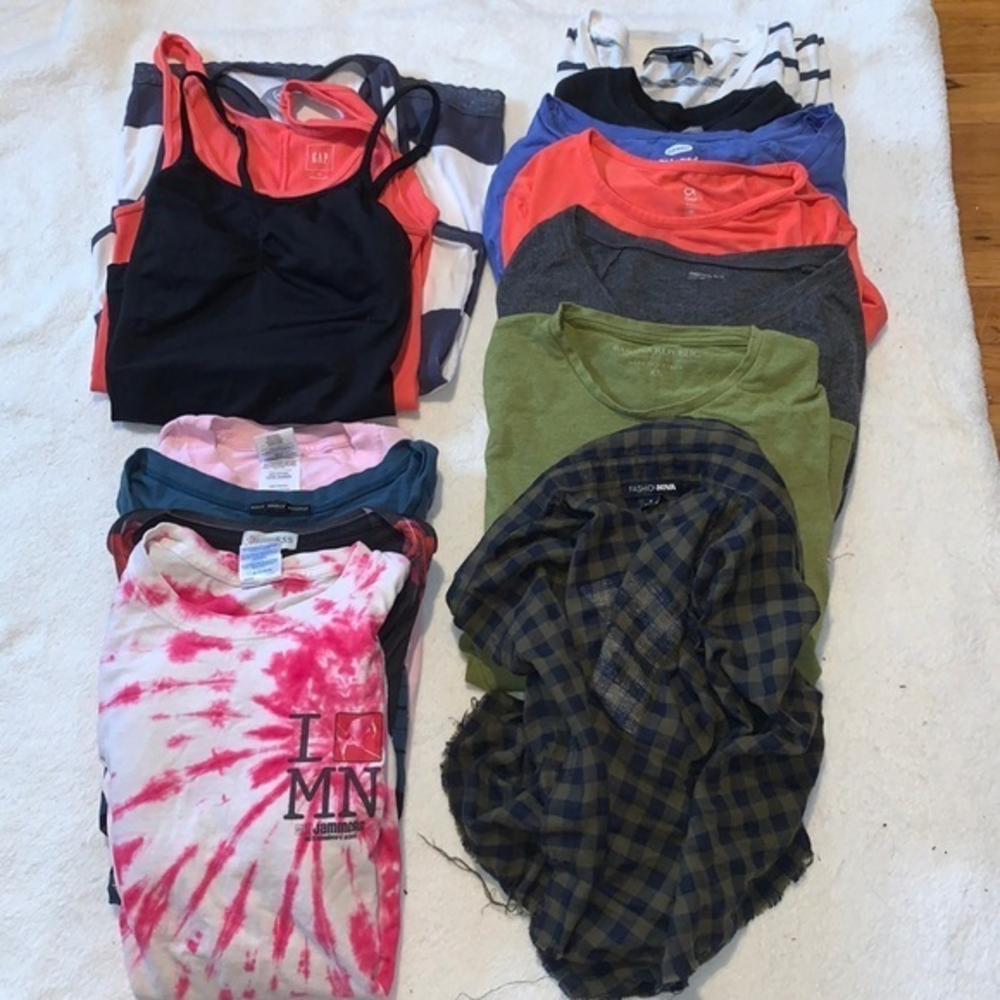 14‎ top bundle guess fashion nova Banana republic